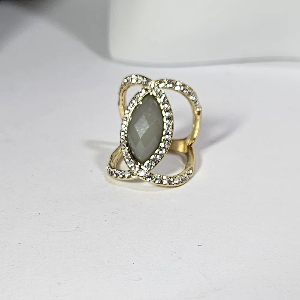 Ring - Picture 3 of 6
